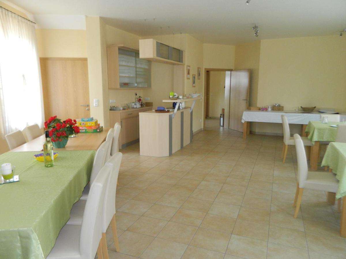 Gaestehaus Borniger Gau-Weinheim Екстериор снимка
